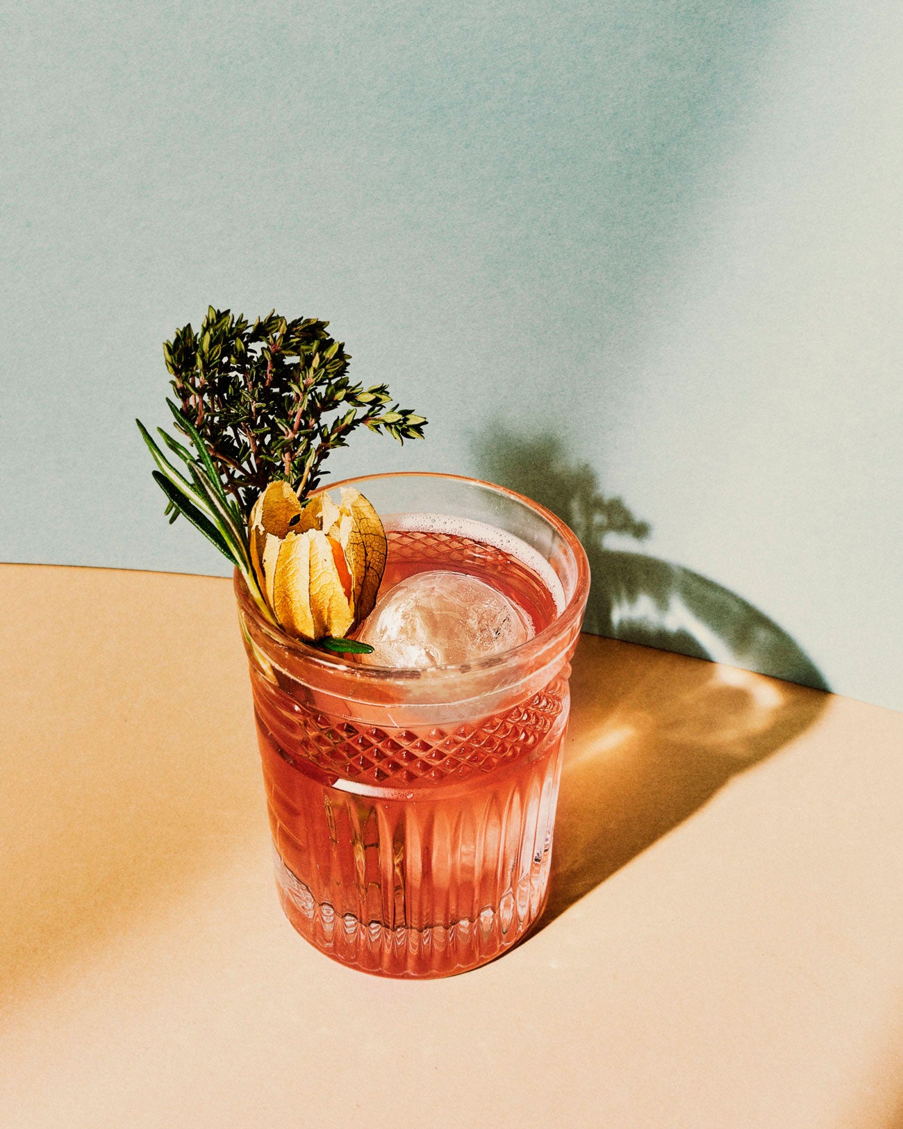 Sparkling Pink x Kruut Bitter Oxymel – Vor dem Essen