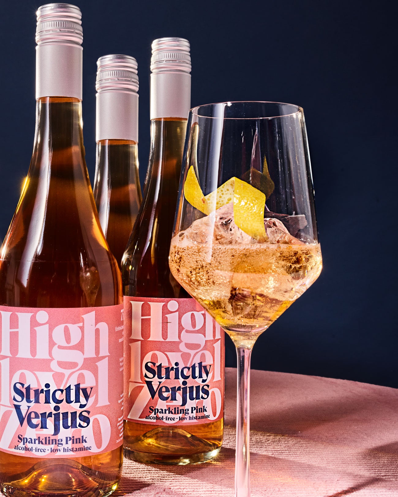 Strictly Verjus Sparkling Pink 3 x 750 ml - alkoholfrei