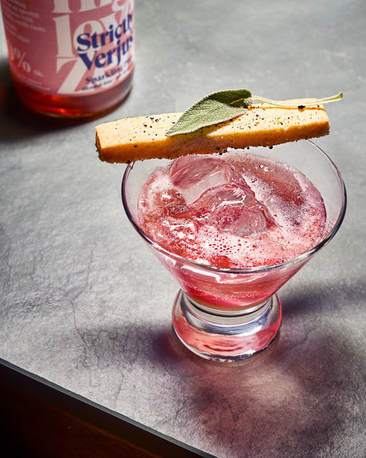 Grapefruit Sparkling Pink & Cacio-e-Pepe-Shortbread